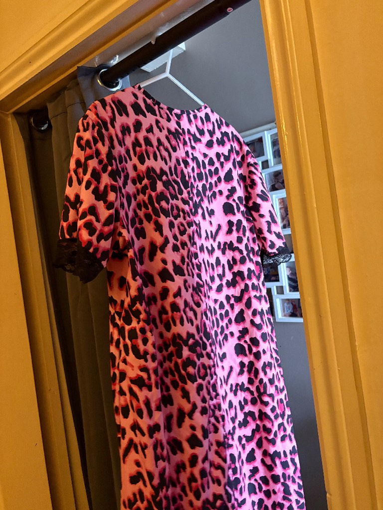 Ladies silky nightie animal print size 16