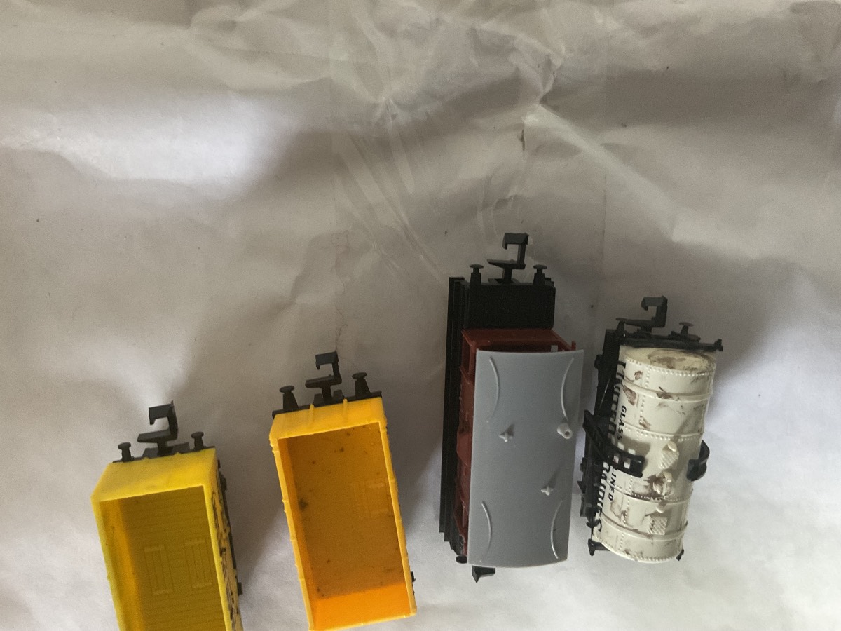 N gauge model railway wagons x 4