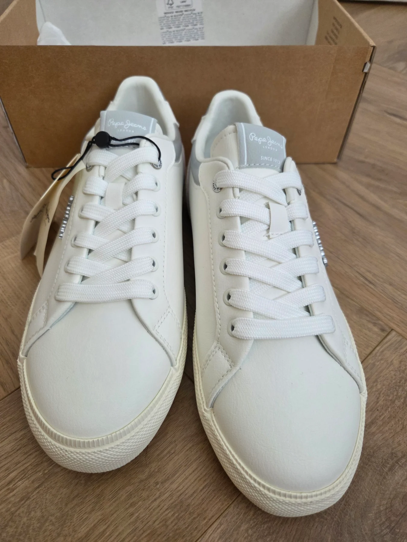 White court trainers size 6UK