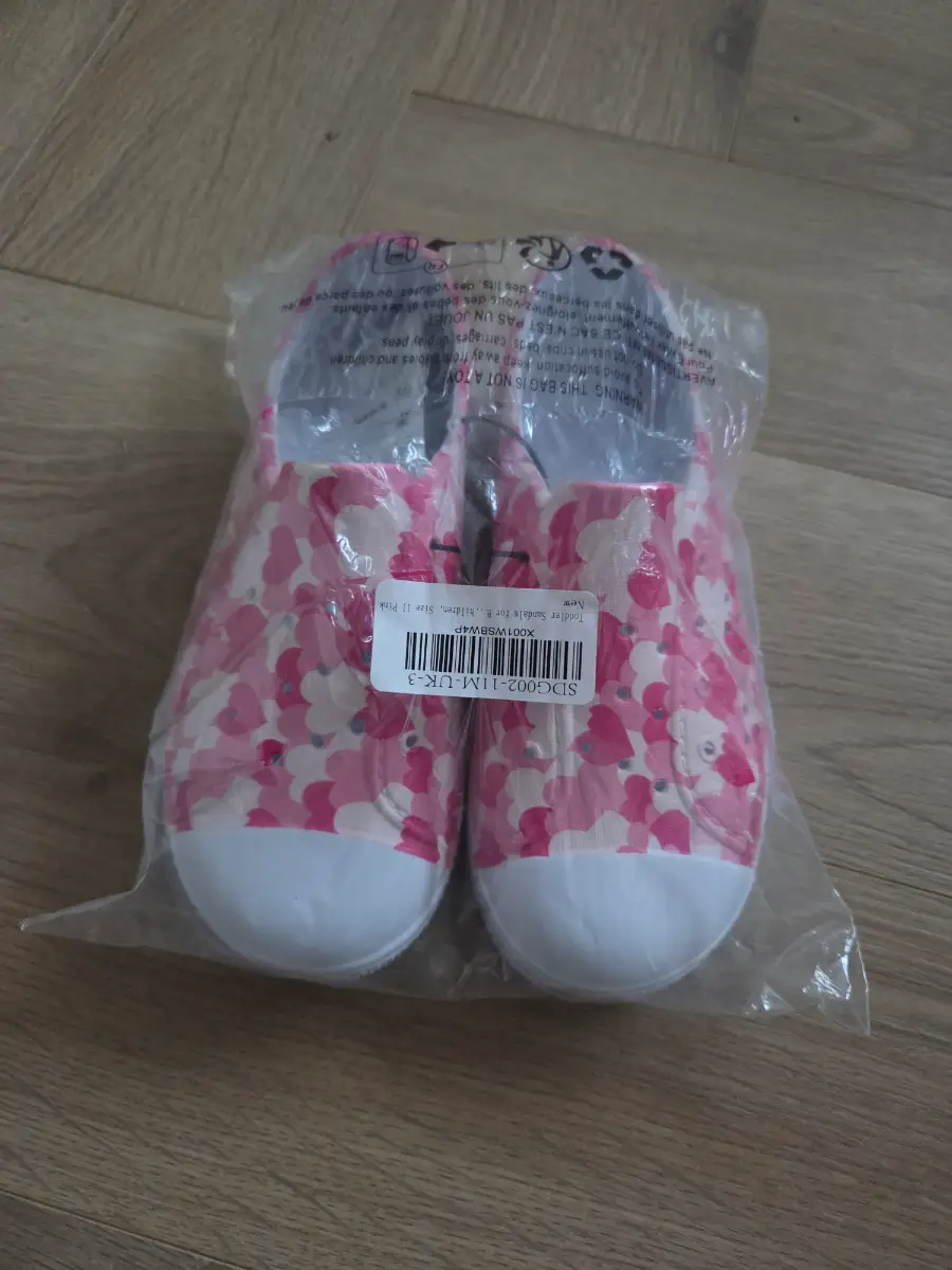 girls sandals / water shoes