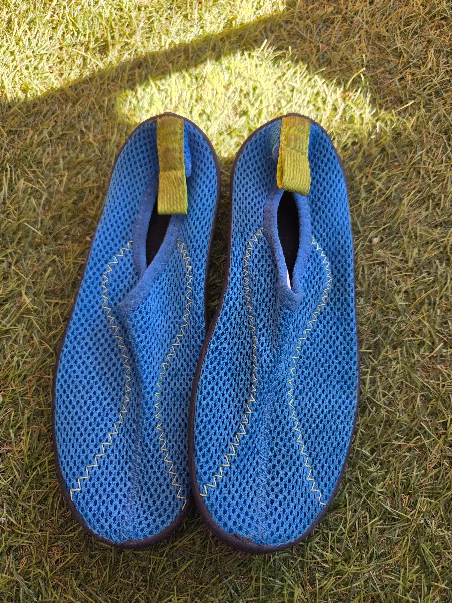 Kids water shoes