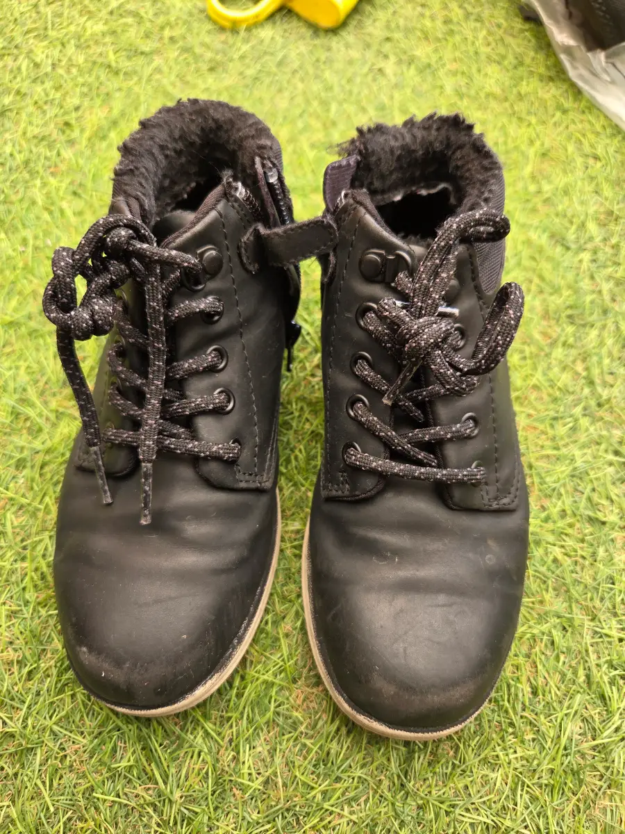 Kids boots
