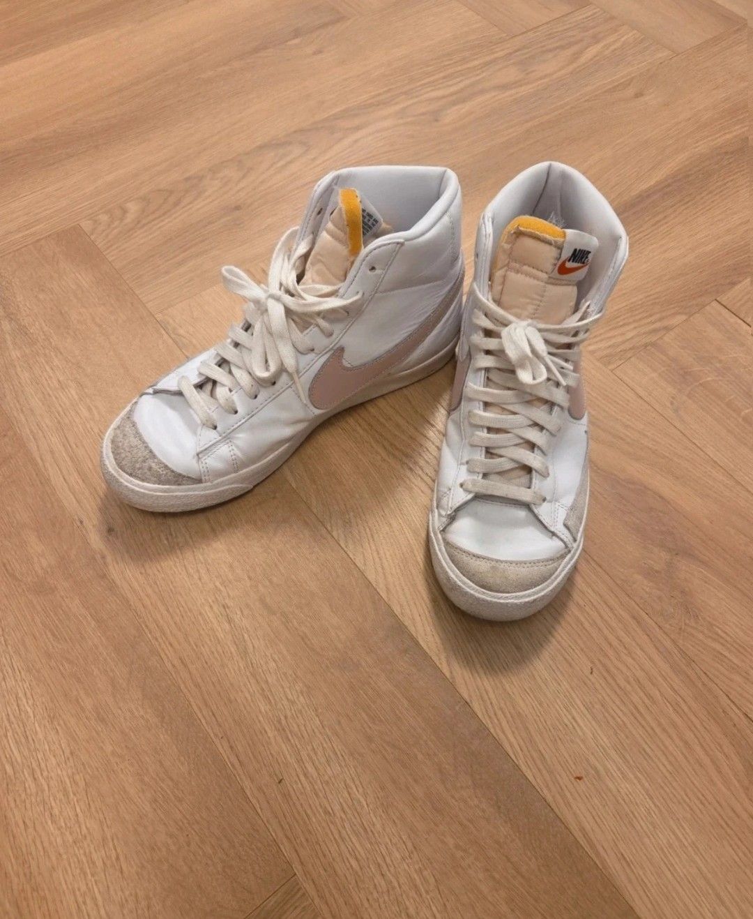 Nike trainers size 7UK