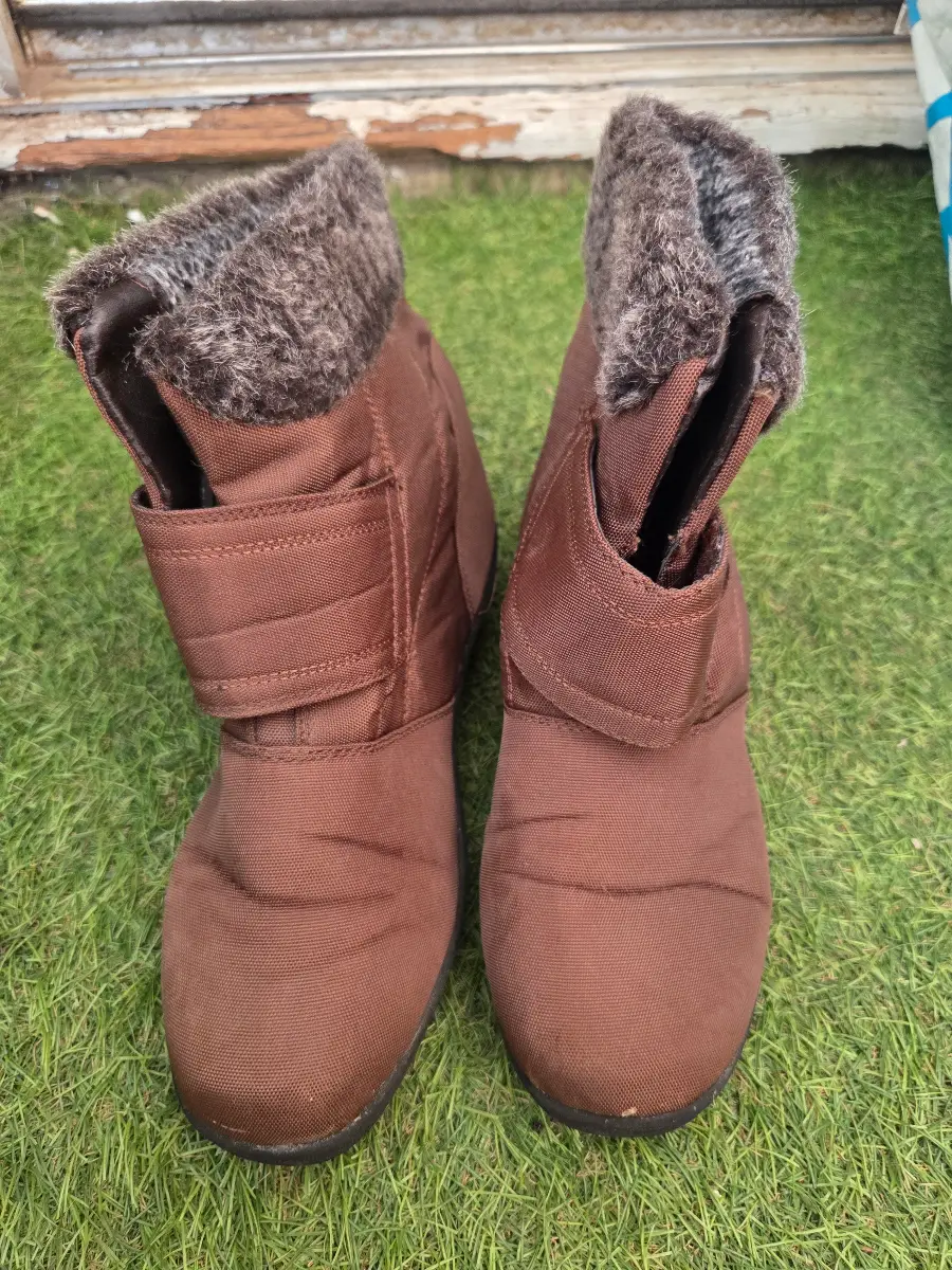 Brown boots