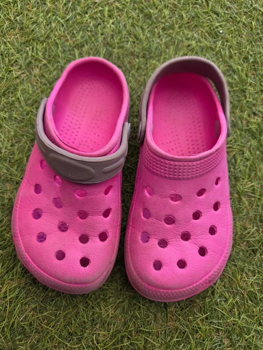 Girls clogs