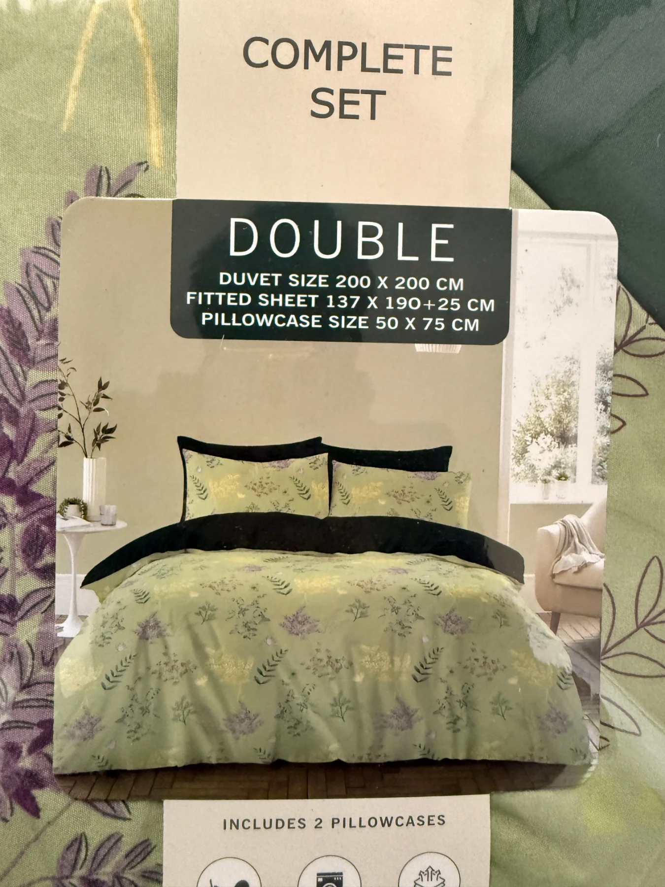 Duvet cover with lite green