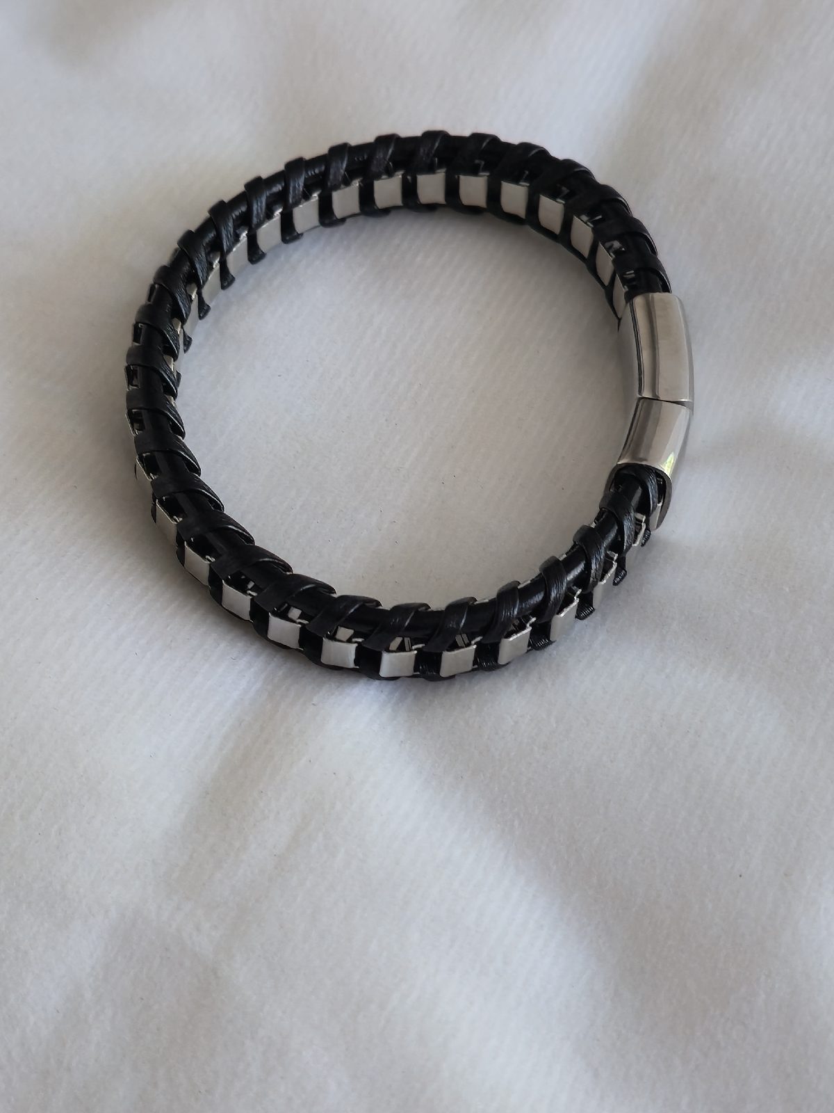 Men's leather bracelet
