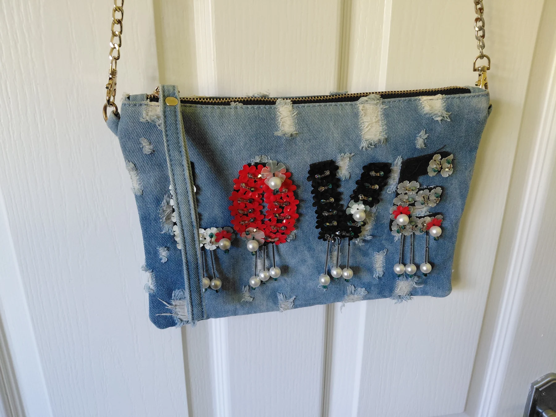 Unbranded denim/love embellished handbag with chain strap