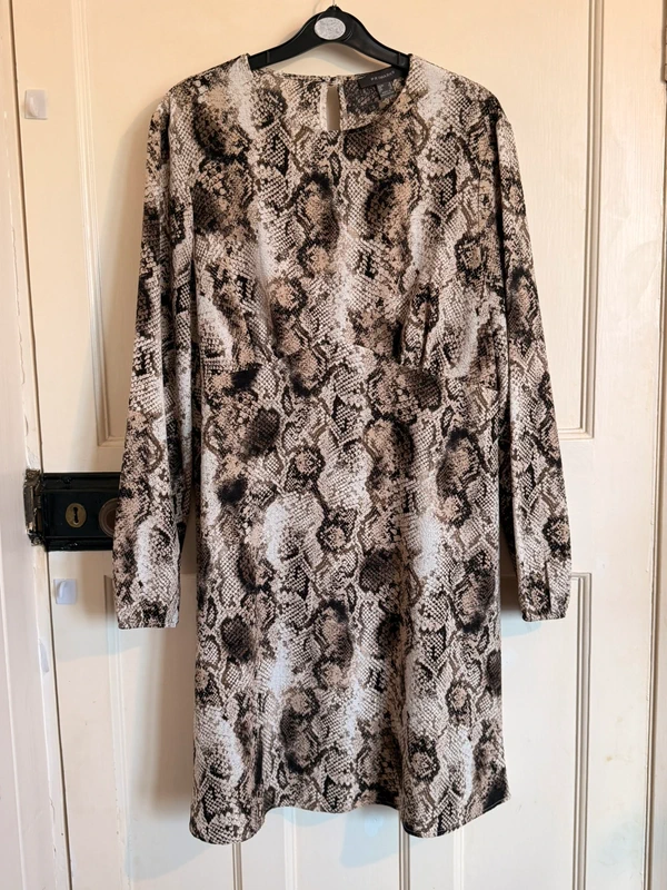 Primark Dress Snake Print Long Sleeve Light weight Size 16