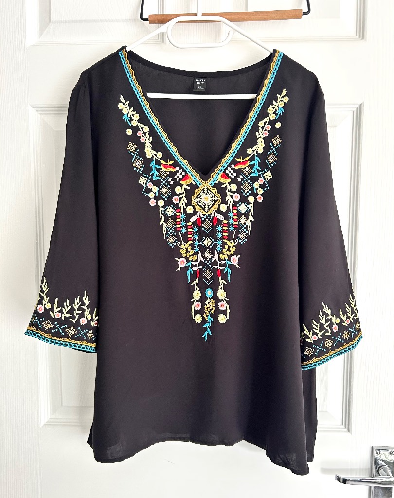 Emery Rose Black Embroidered Boho Tunic Top XL Festival Folk Viscose Blouse