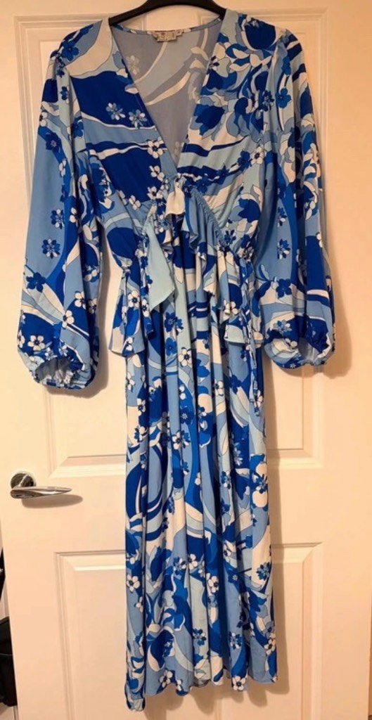 Queen Bee - Maternity ruffle front maxi dress - Size 18