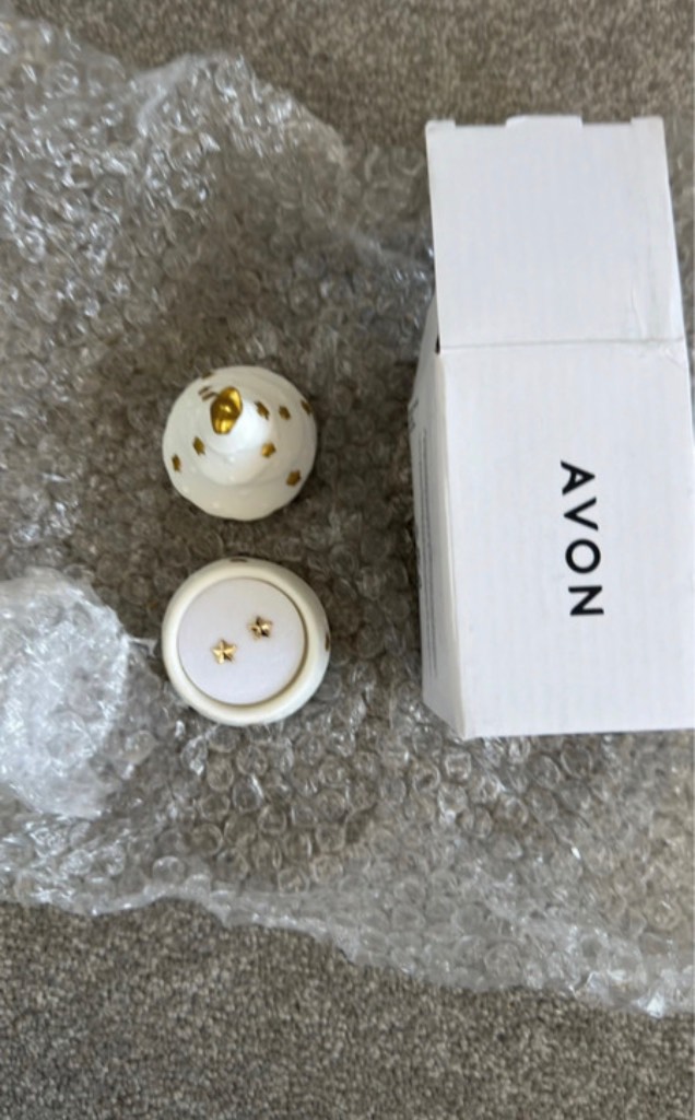 Avon Camila Christmas Star Earrings In Ceramic Tree Trinket Box
