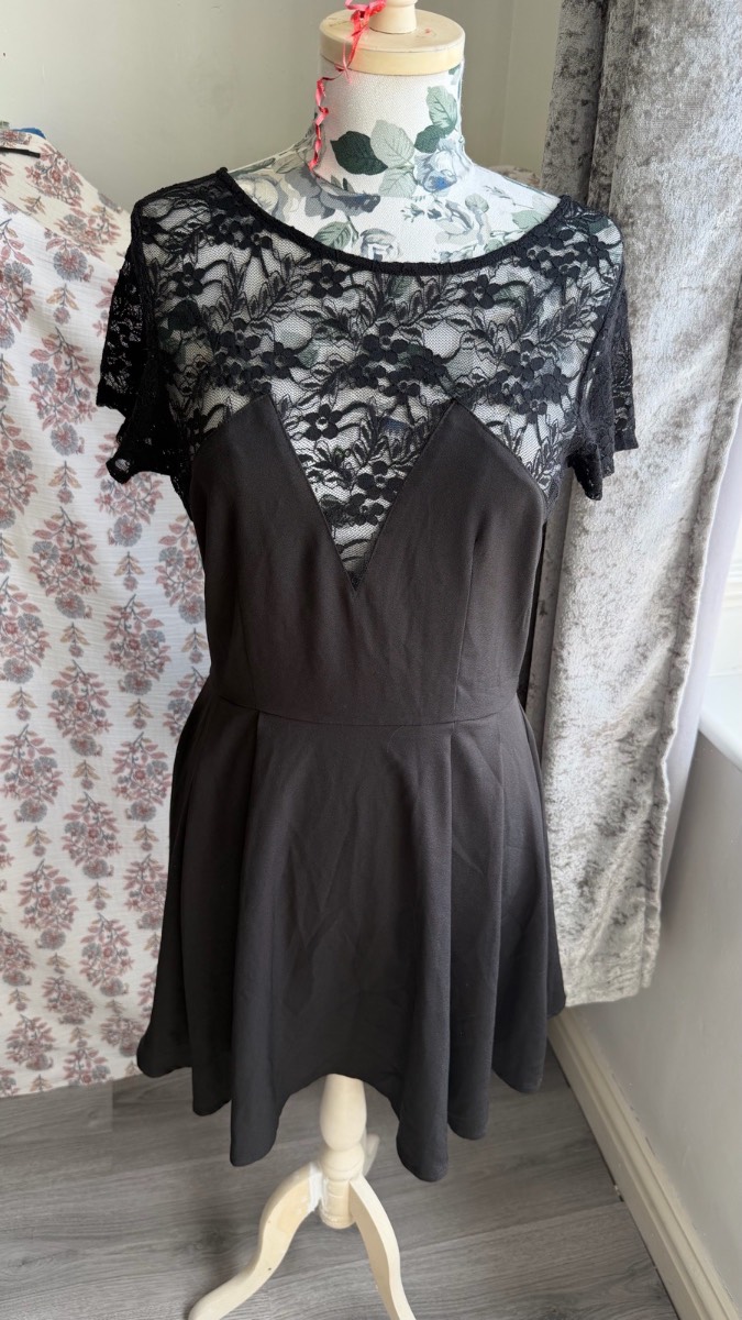 Missguided Black Lace Skater Dress BNWT UK 14