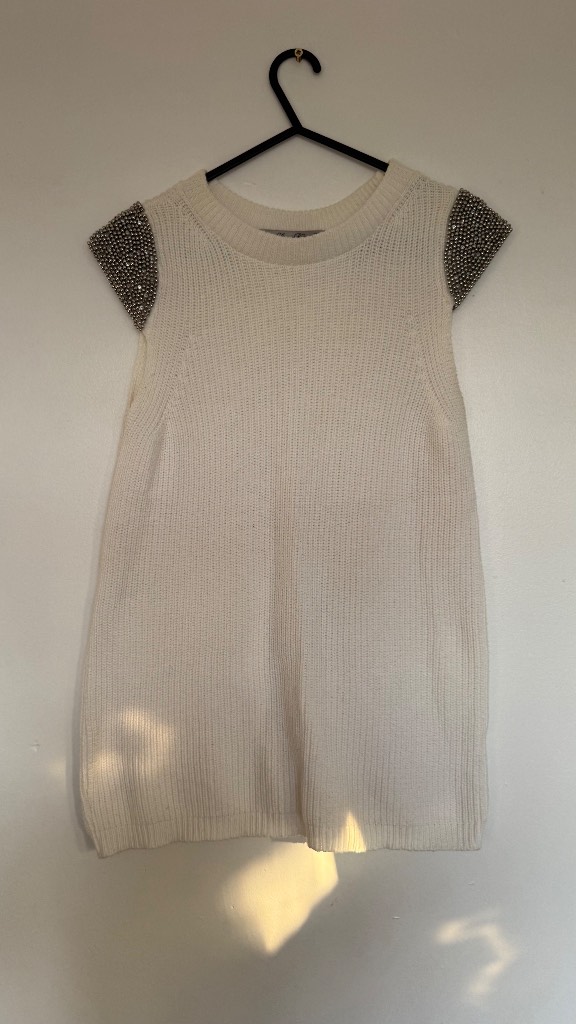 Zara Knit Cream Embellished Shoulder Jumper Size S Pearl Beaded Sleeves Oversized