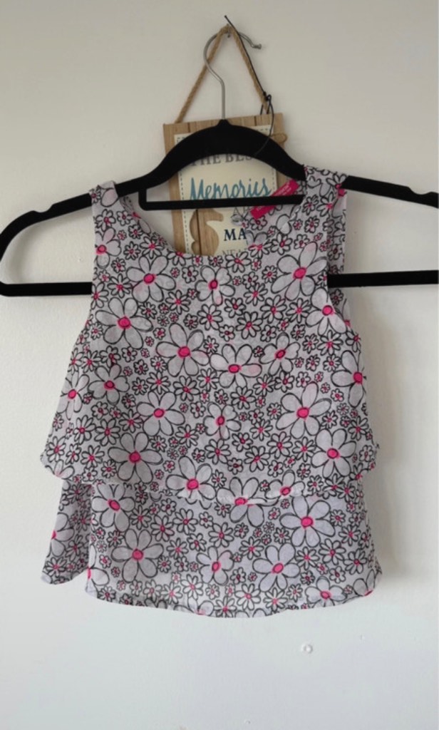 Floral top 3-4 years Young dimension