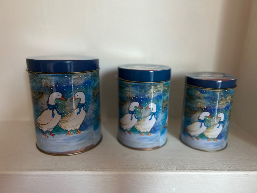 Geese in the snow retro nesting canisters