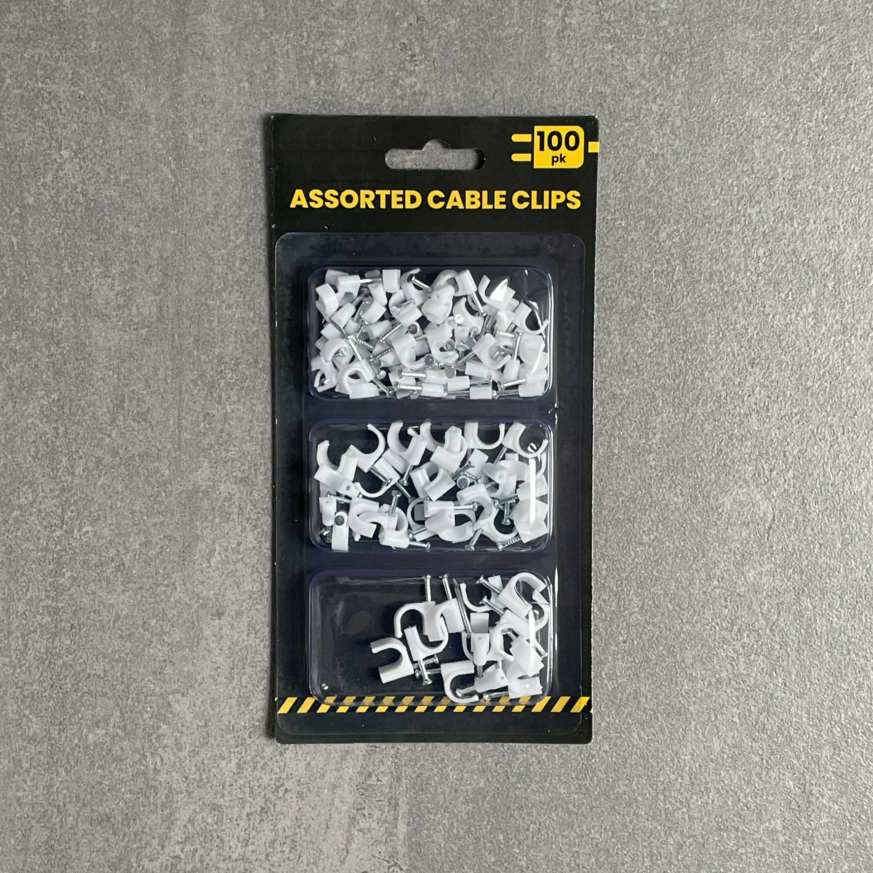 100 x White Cable Clips Wall Tacks Wire Round Clamps Assorted Sizes With Nails 6mm, 8mm, 10mm