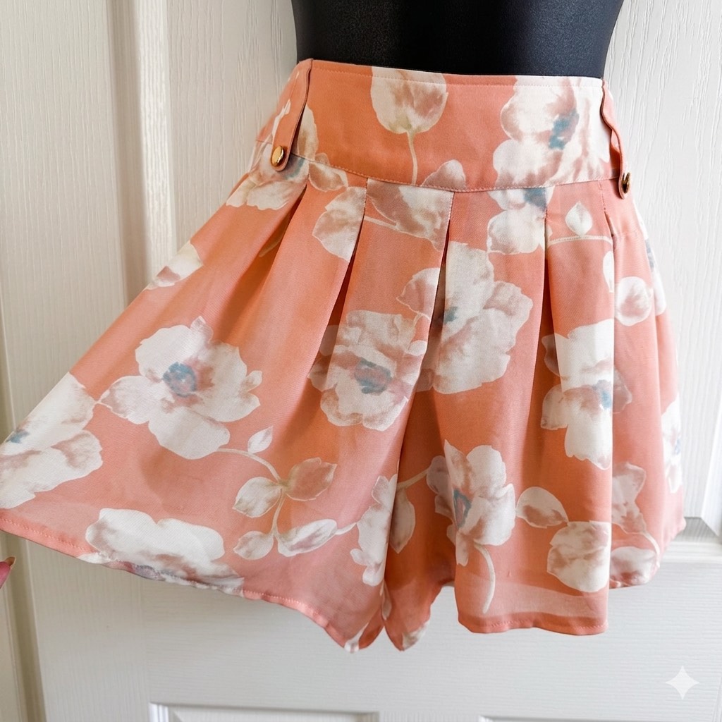 Fabulous Japan Floral Pleated Skort Shorts (UK 8-10) made in Japan