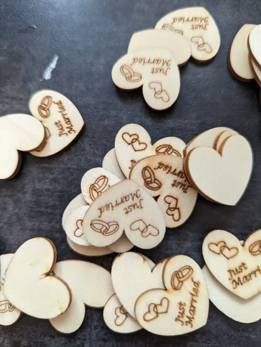 50 Wooden “Just Married” Hearts – 2.5cm Wedding Table Confetti Rustic Craft Decorations Favour Box F