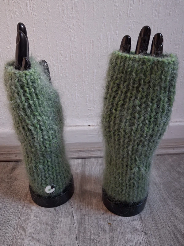 (G1) Hand Knitted Good Quality Vintage Hairy Mohair & Merino Fingerless Gloves / Wrist Warmers
