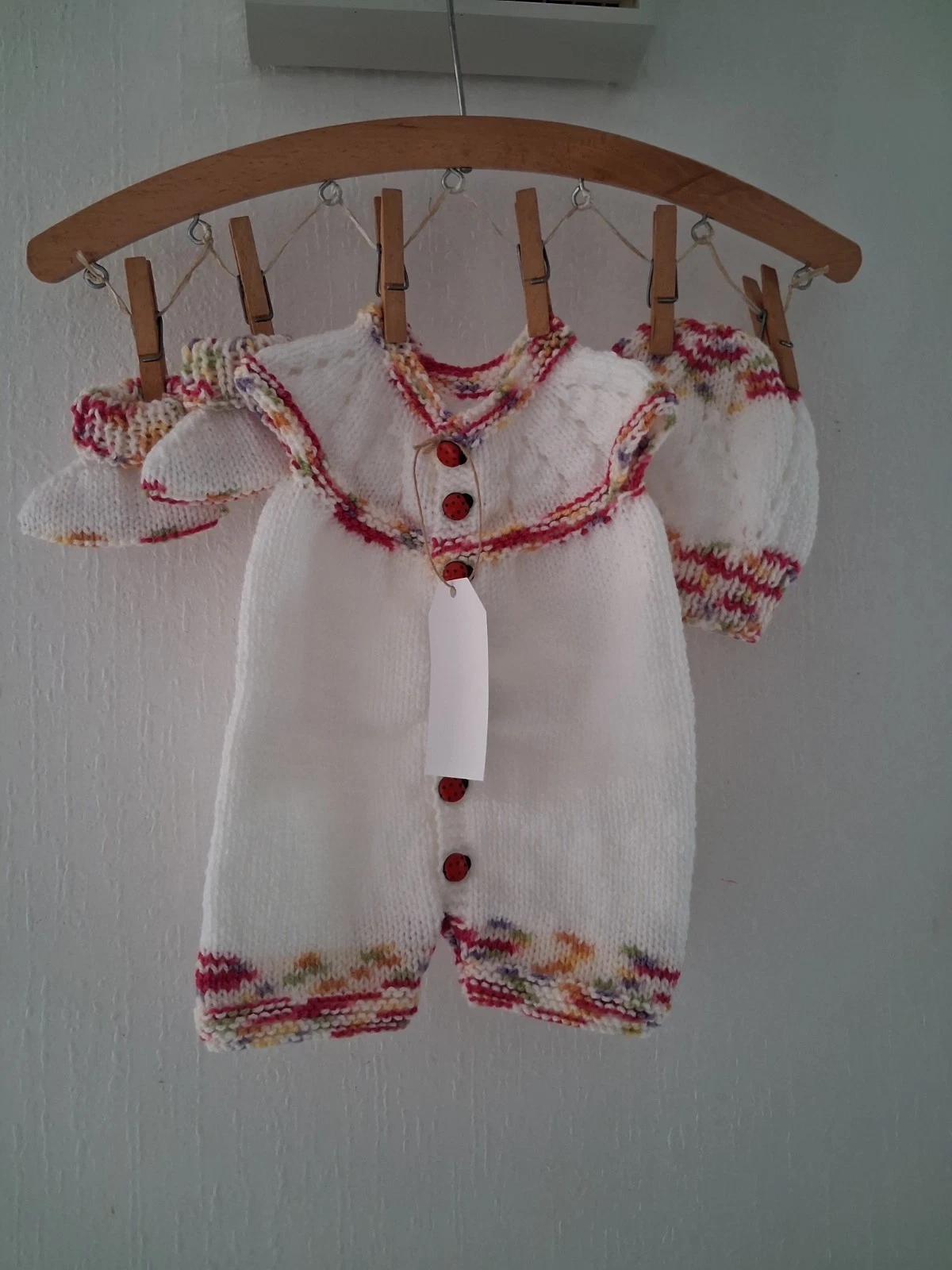 (K377) Baby Romper, Matching Hat & Booties Size 0-3 Months