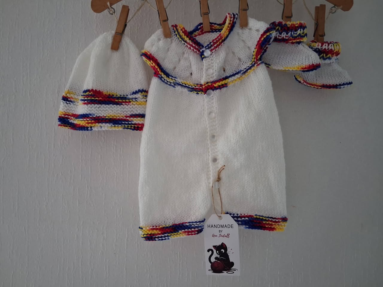 (K378) Unisex Baby Romper, Matching Hat & Booties Size 0-3 Months