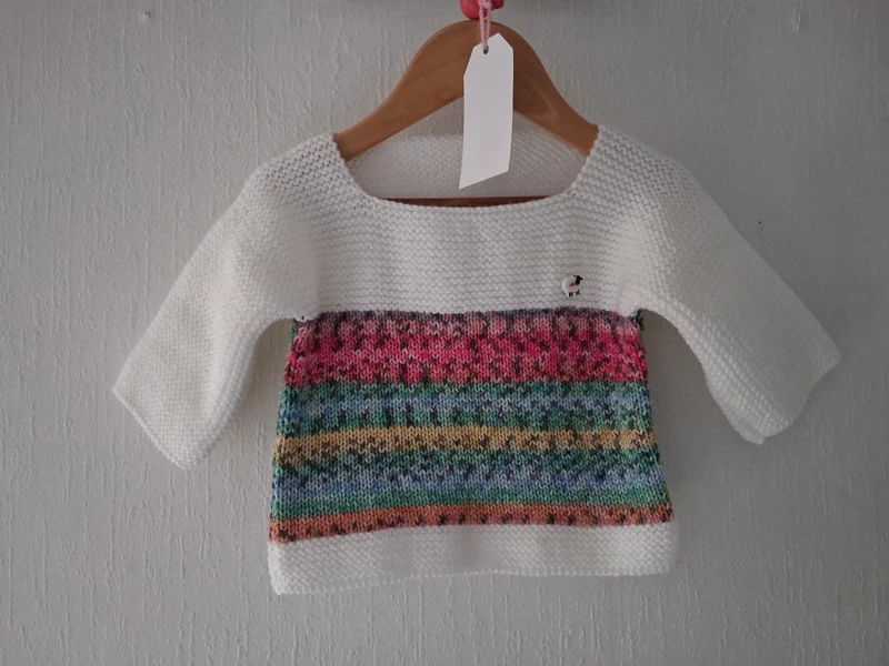 (K347) Unisex Hand Knitted Smock Style Pullover Size 9-12 months Chest 22"