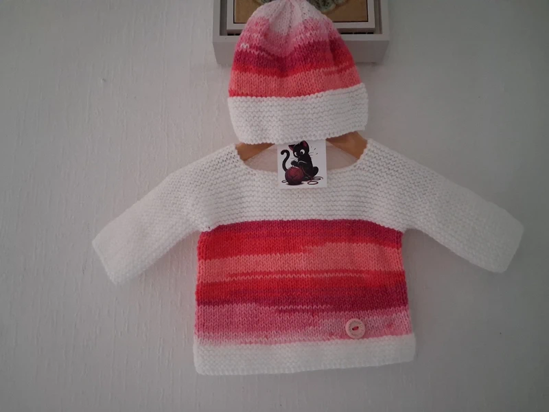 (K350) Gorgeous Smock Style Baby Pullover & Hat Set Size 3 Months