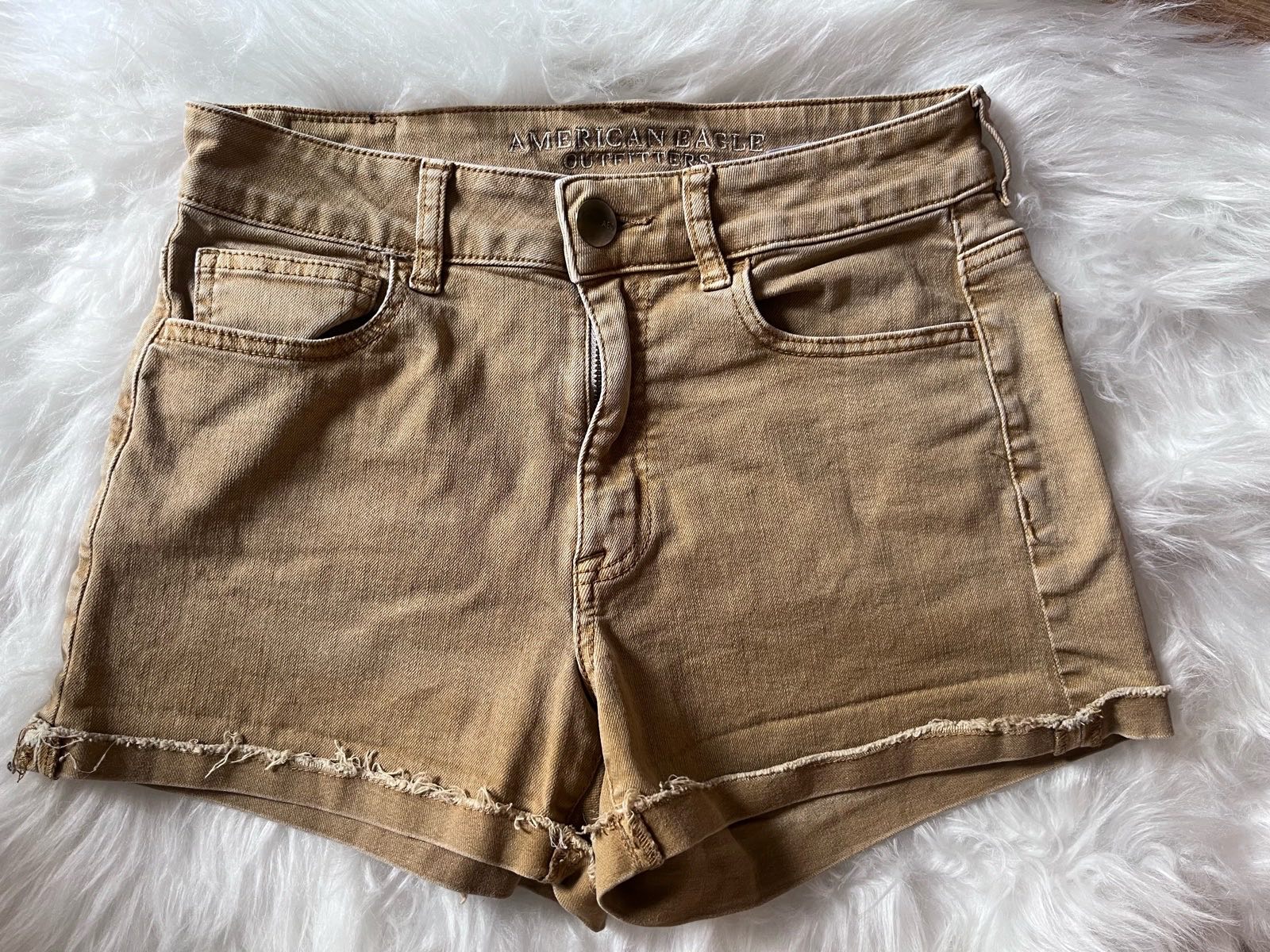 Vintage Y2K American Eagle Tan Coloured Denim Shorts size 10