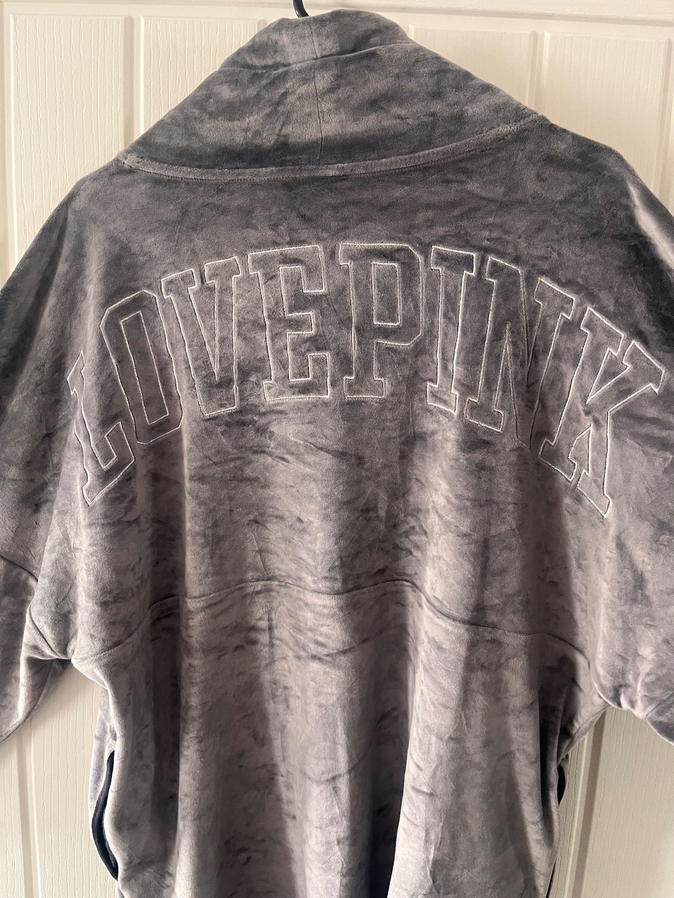 Vintage Y2K Victoria Secrets Love Pink Oversized Velour Feel Top size M 18-20
