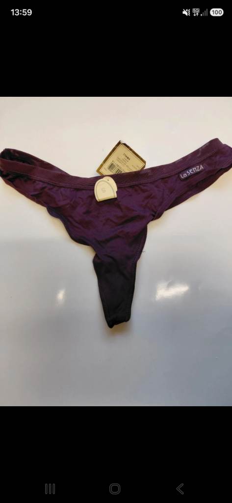 La senze thong