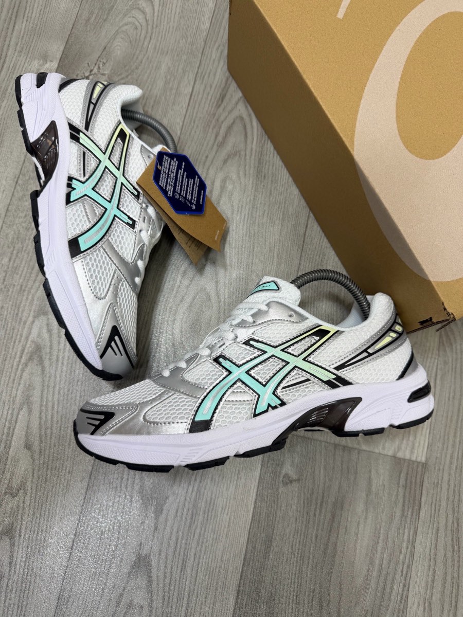 Nike asics