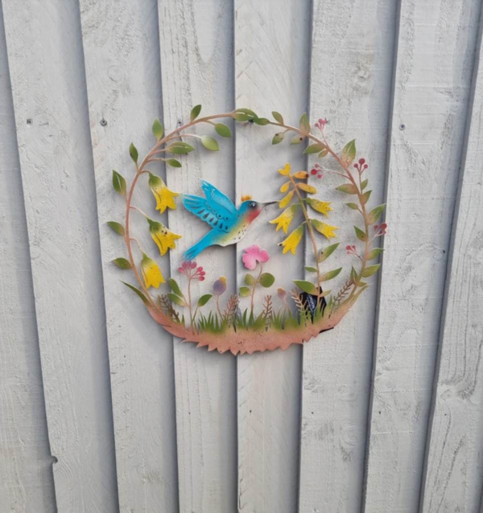 A beautiful vintage chic hummingbird rusty rustic garden laser cut wall plaque decoration BNWT