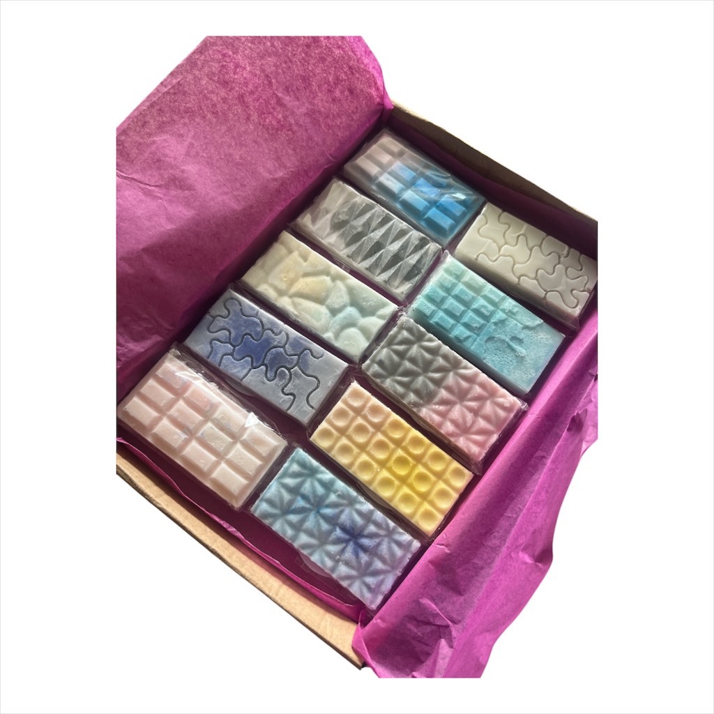 Small wax melt snap bars (10) popular fragrances and highly scented