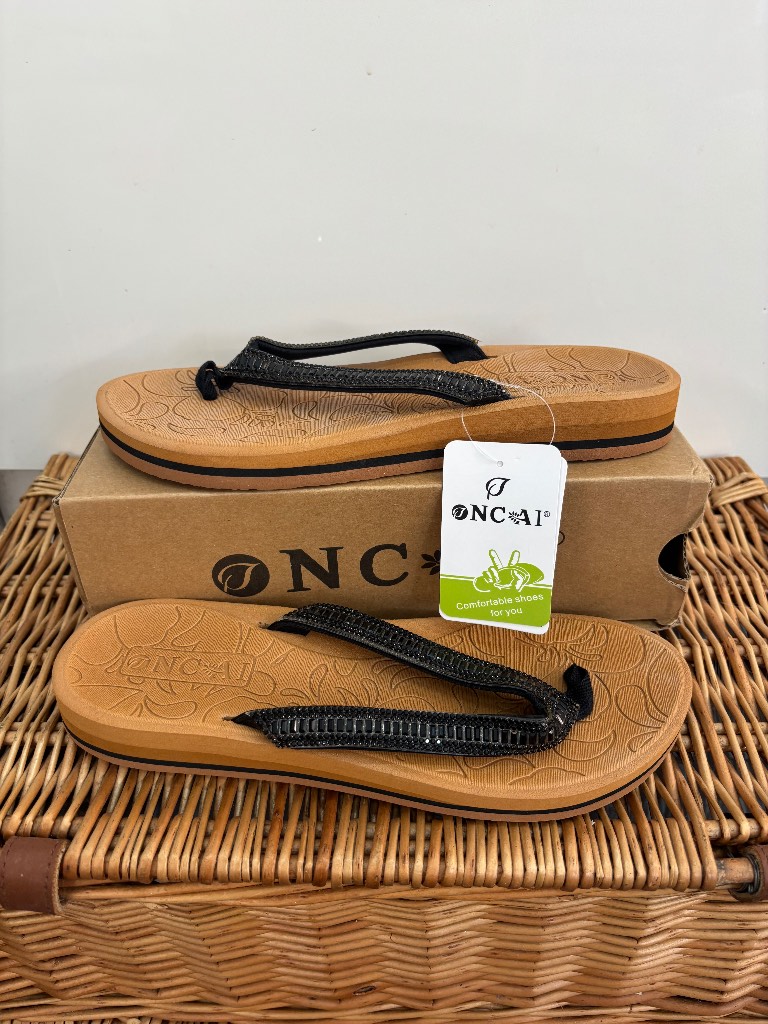 Oncai thong flip flops sandals summer holidays women’s size 4.5