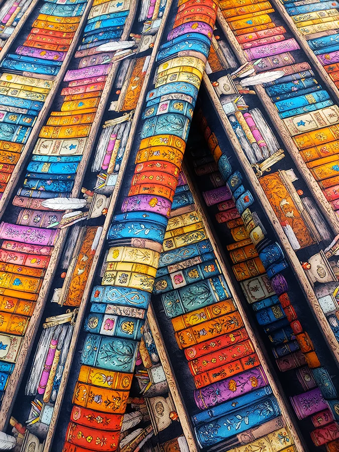 Junk Journal fat quarter - Vintage style rainbow bookshelf