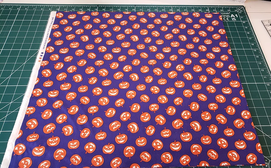 Halloween fat quarter glow in the dark 100% cotton pumpkins