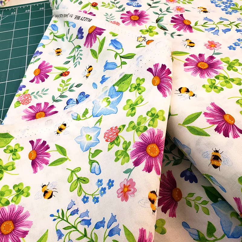 Henry Glass fat quarter - Bees and purple flowers