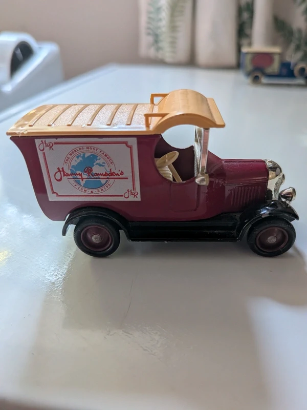Lledo Harry Ramsdens Red Van