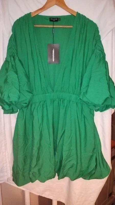 Pretty Little Thing Bright Green Volume Sleeve Puffball Hem Dress Size 18