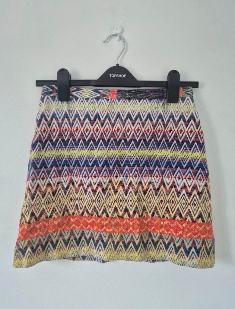 Topshop tapestry style mini skirt with vibrant multicoloured chevron pattern size 8