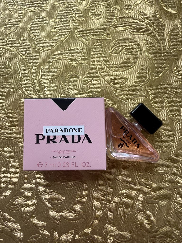 Prada paradoxe eau de Parfum 7ml dab on mini perfume