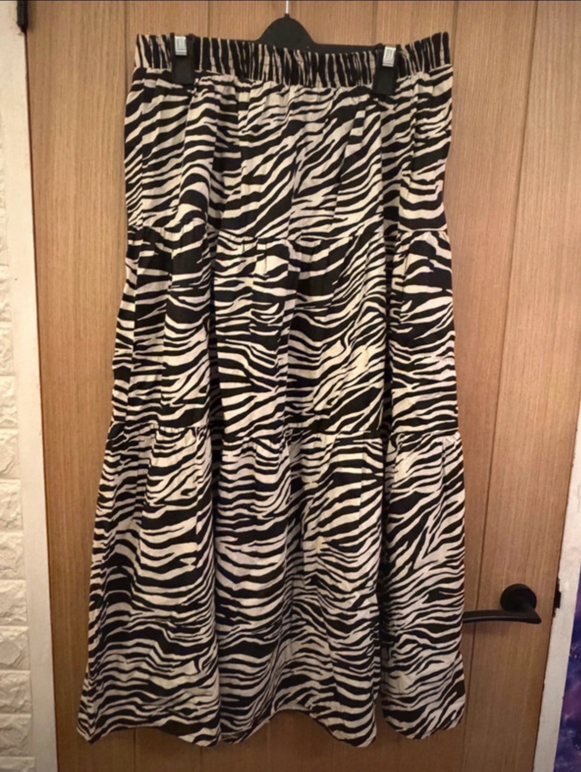 Women’s black and white skirt size 14