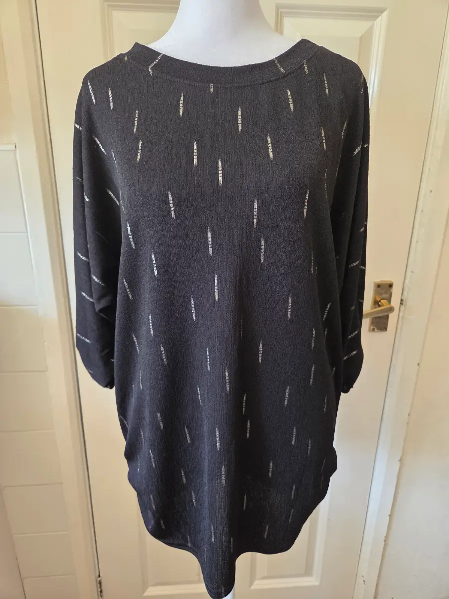 Quiz Black Metallic Silver Brush Stroke Tunic Top. Size 14