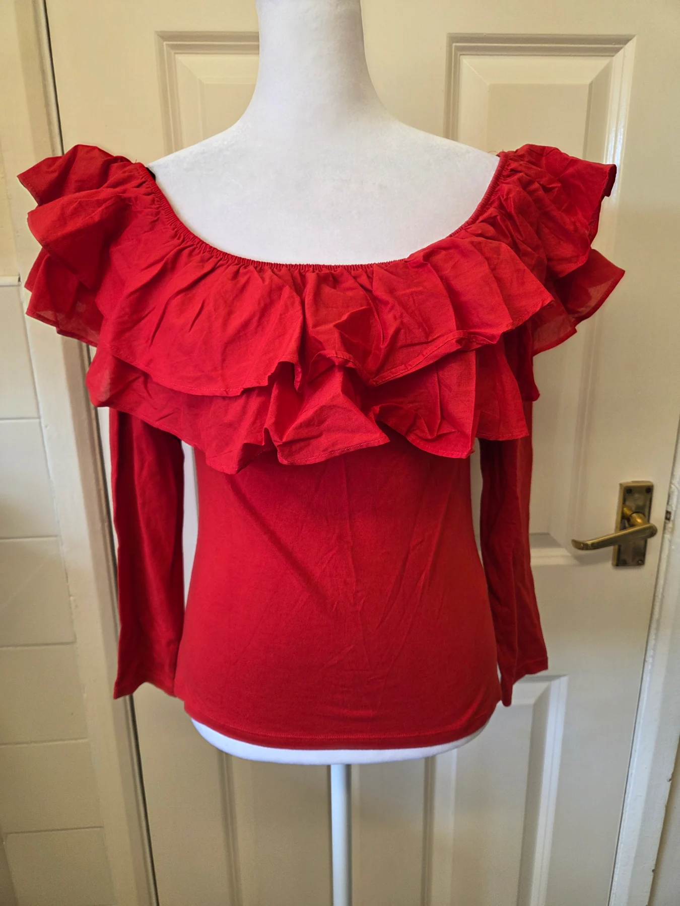 H&M Red Off-The-Shoulder Ruffle Top. Size Small (EUR S)