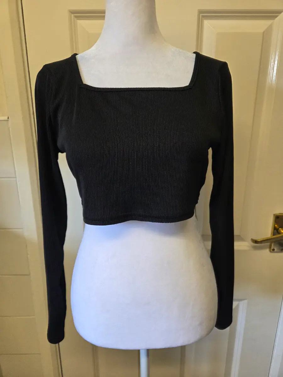 PLT Black Ribbed Square Neck Long Sleeve Crop Top. Size 8
