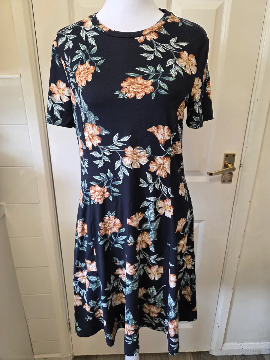 Primark Black & Orange Floral Short Sleeve Dress. Size 12