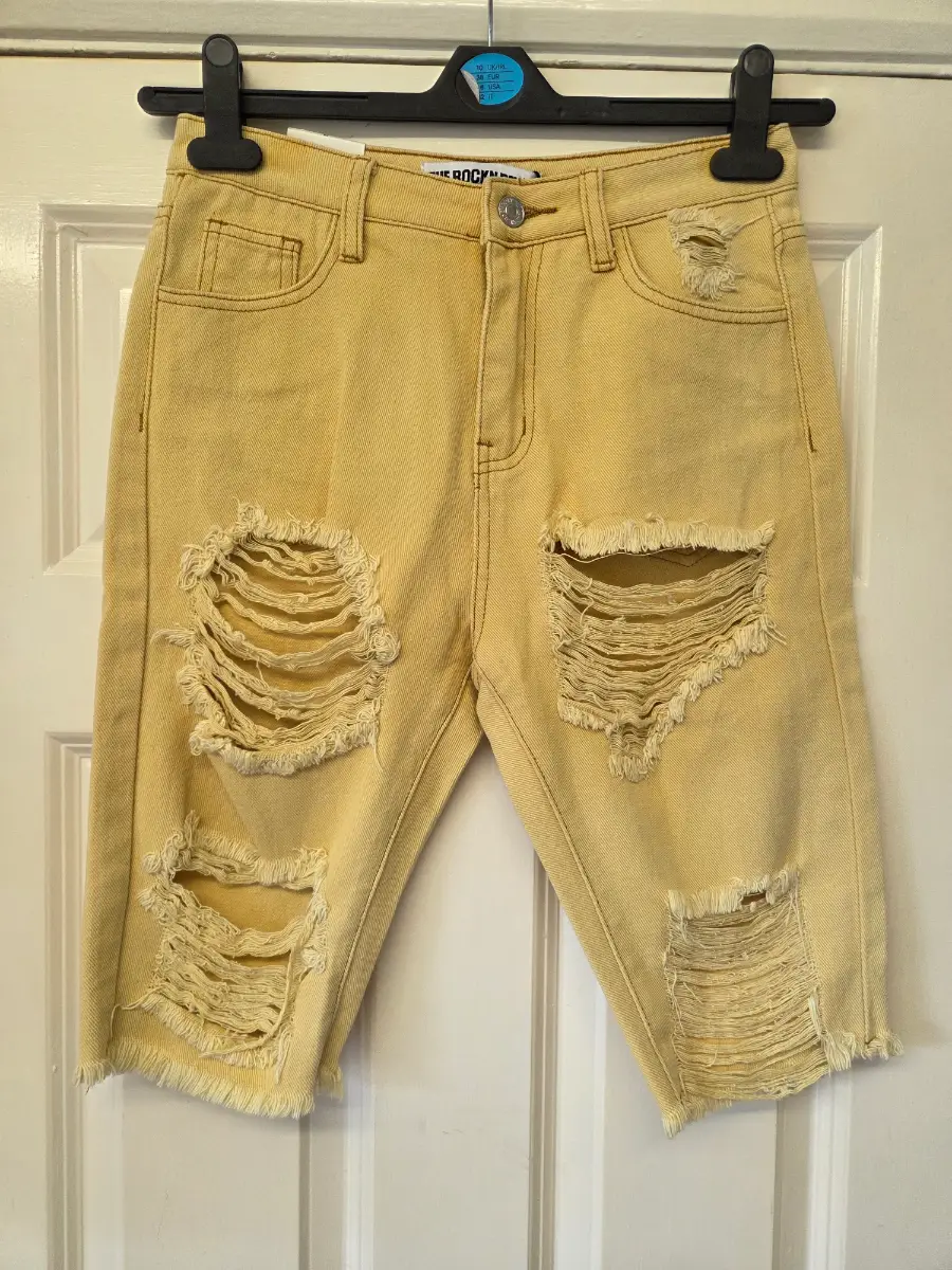 Rockin Rev Pastel Yellow Heavily Distressed Cropped Jeans Jorts. Size 8