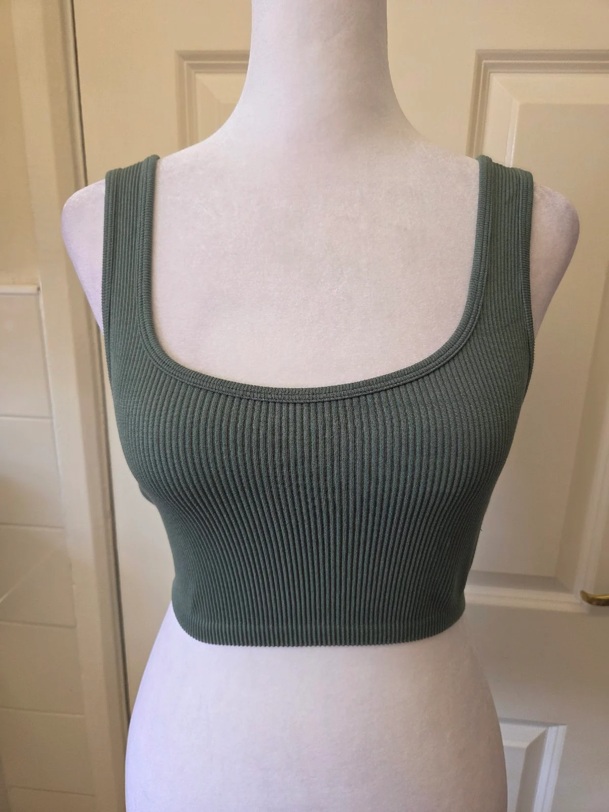 Zara Sage Green Ribbed Scoop Neck Crop Top. Size XS/S