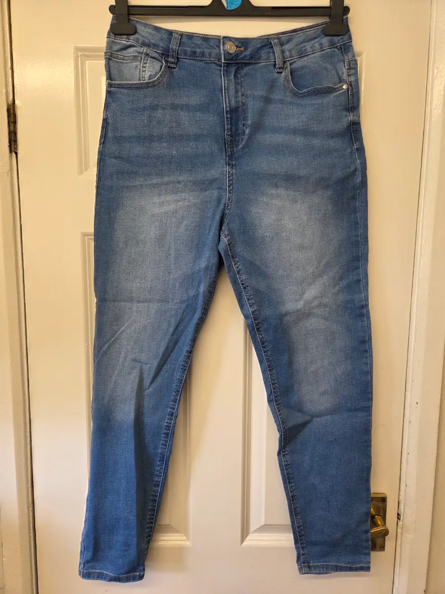 High Waisted Skinny Jeans. Mid Blue Wash. Size 14